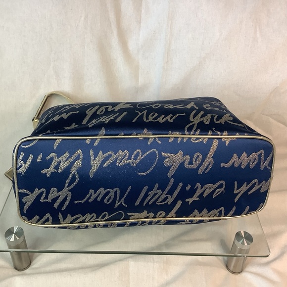 💙Limited Edition Script Tote Hobo Bag💙 - Picture 4 of 10